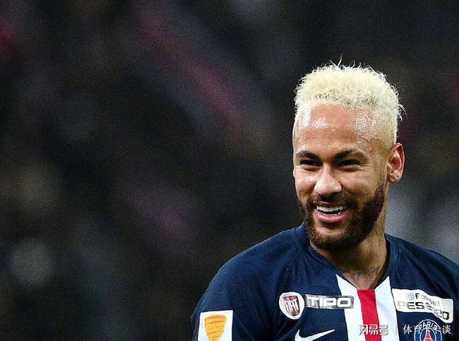 爱游戏APP-关于今晚巴黎圣日耳曼调整名单以备荷甲，更衣室发声环节打磨，媒体盛赞，心理建设被强调的信息